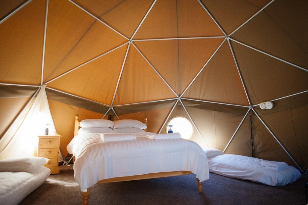 ホテル Durrell Wildlife Camp トリニティ 部屋 写真